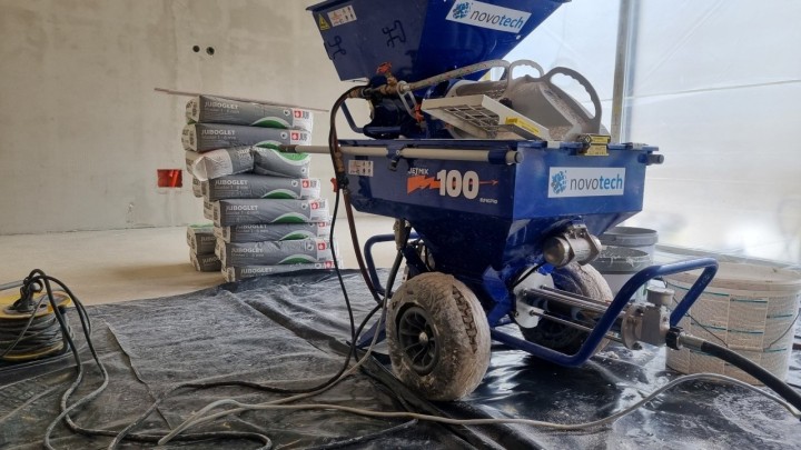 Strojno gletanje ili kako u 10 minuta izravnati zidove i stropove u cijeloj prostoriji