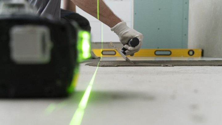 Nivelacijski laser: Nezaobilazan alat za preciznost na gradilištu