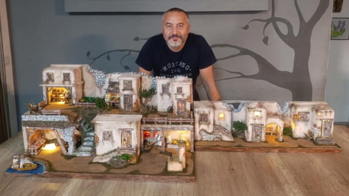 Bauštela u malom: Mario ozbiljno gradi i oprema svoje minijaturne kuće