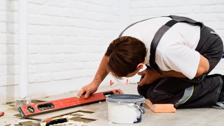 Kako zamijeniti keramičku pločicu? Lako, u samo 4 poteza!