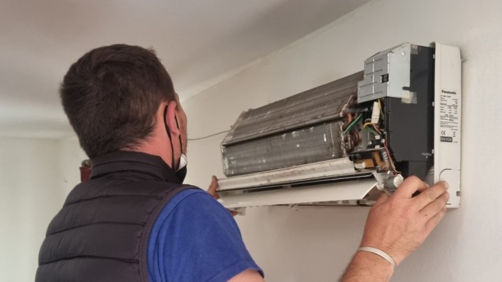 Kako smanjiti potrošnju struje klima uređaja: Top savjeti i DIY trikovi