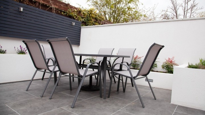 Kako zaštititi dvorišni namještaj od vremenskih nepogoda? Evo pet načina