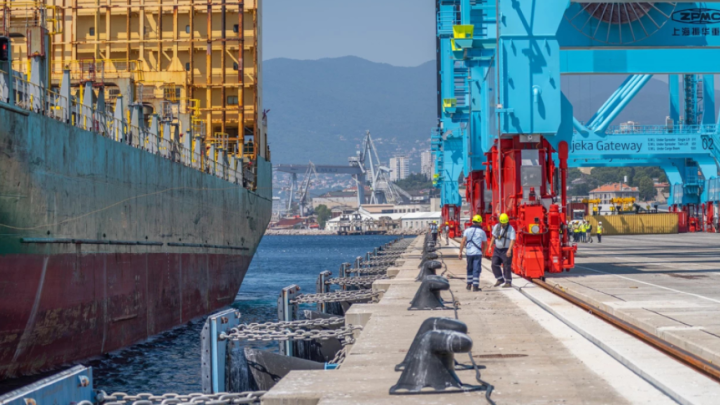 Hrvatsko mega gradilište u akciji: Brod od 170 metara i vlak testiraju dizalice i operacije