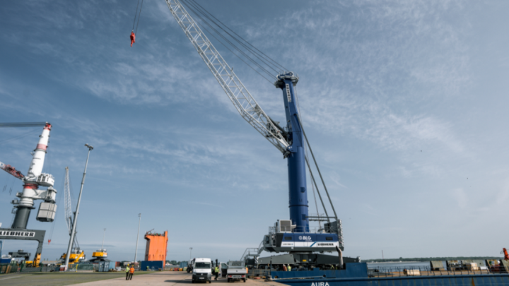 Kakva flota dizalica! U njemačku luku stigo mobilni kraj koji pomiče granice teškog tereta