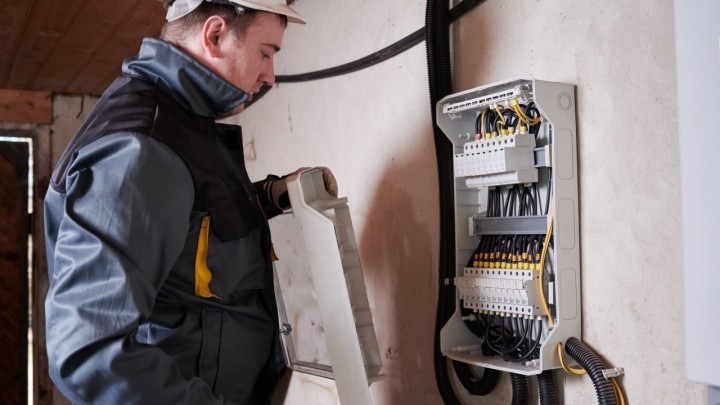 Obavezna zamjena električnih brojila za sve: Što trebate znati kada vam HEP-ovci pokucaju na vrata