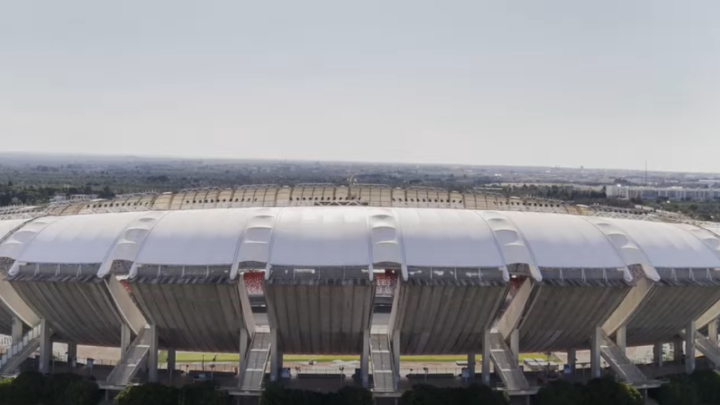 Ovaj kultni stadion bio je domaćin SP-a, a danas se raspada, prilikom čišćenja našlo se smeće staro 35 godina