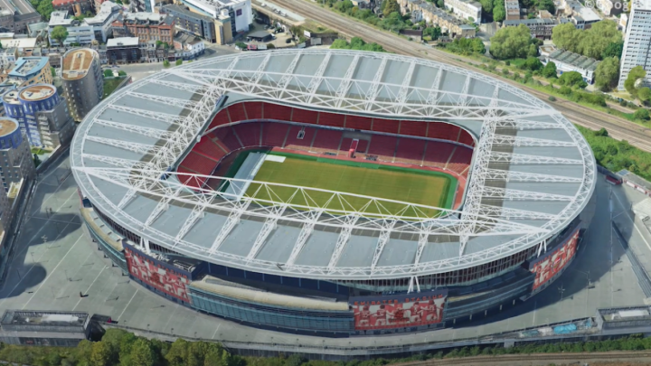 Odigrana 500. utakmica na kultnom Emiratesu, čeka se proširenje djela Christophera Leeja