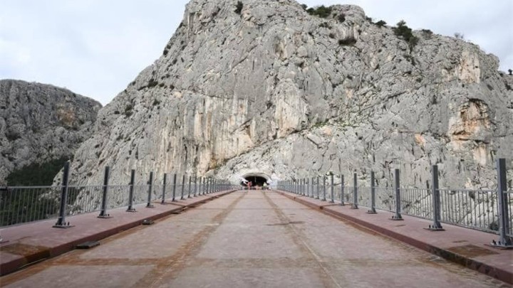 Most Cetina prvi put zatvoren zbog bure: Jesu li građani bili u pravu?