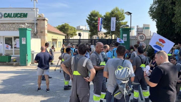 Štrajk u domaćoj cementari urodio plodom, plaće idu gore za 17,5%