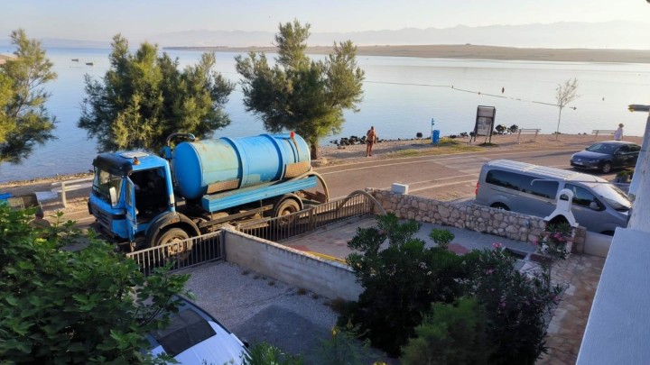 Bauštelska reportaža: Život i turizam na otoku Viru bez vodovoda i kanalizacije u iščekivanju mega projekta