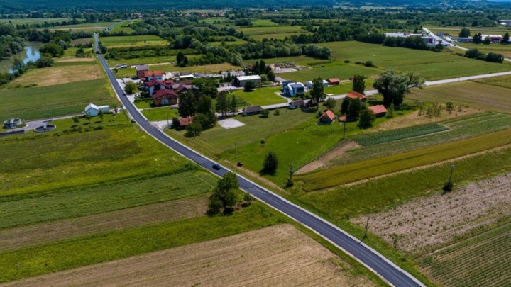 Tvrtka iz Duge Rese završila sanaciju ceste u Ozlju vrijednu skoro 168 tisuća eura