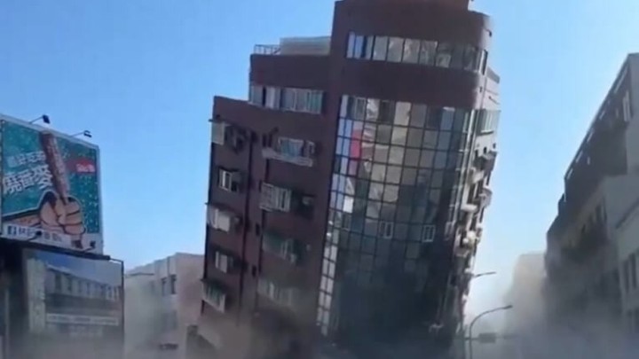 Jezivi prizori u Tajvanu: U potresu jačine 7,4 rušile se zgrade