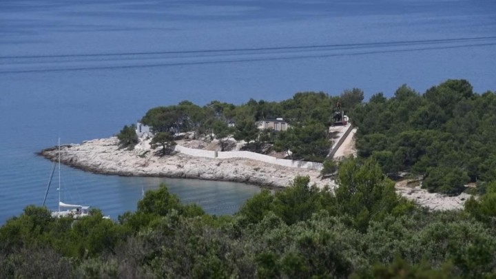 Strani vlasnici traže pravdu za svoje ilegalno postavljene kamp kućice na Murteru