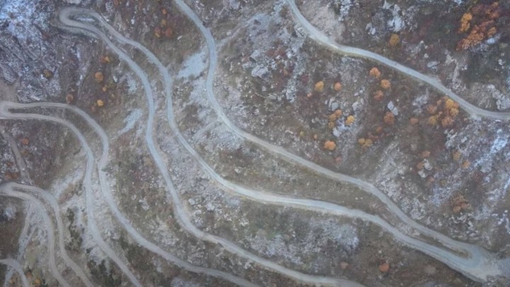 Opaka cesta: Ima 38 oštrih zavoja i dionicu pod nagibom od 17 stupnjeva