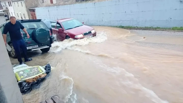 Ulice poplavile stotine kubika vode, puknule vodovodne cijevi iz 1978.