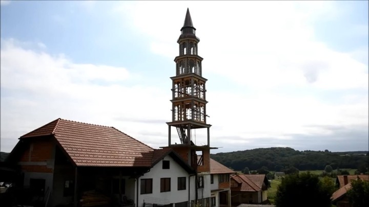 Tri godine gradio 34 metara visok toranj bez građevinske dozvole