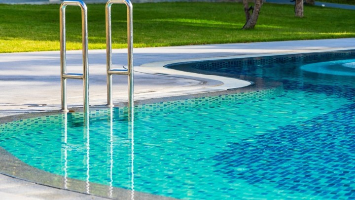 Slavonski Brod traži izvođača radova za 2,5 milijuna eura vrijedan bazenski kompleks