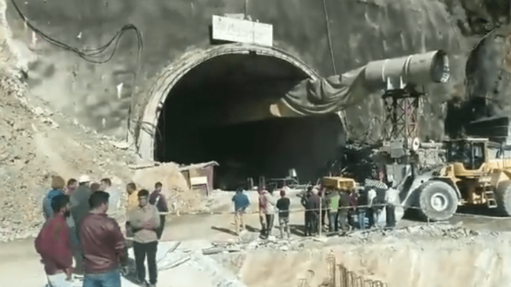 U Indiji se urušio tunel; U njemu ostalo zarobljeno oko 40 građevinskih radnika