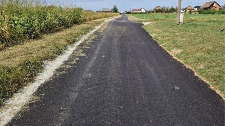 Skandal u Kutini: Gradski vijećnik bez dozvole sagradio vikendicu, pa mu europskim novcem asfaltiran prilazni put