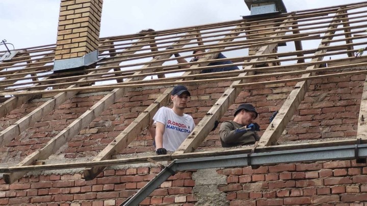 Torcida u Slavoniji popravlja krovove i uklanja porušeno drveće nakon nevremena