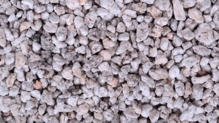 Urušio se krov građen od zabranjenog građevinskog materijala, 11 poginulih, materijalna šteta ogromna