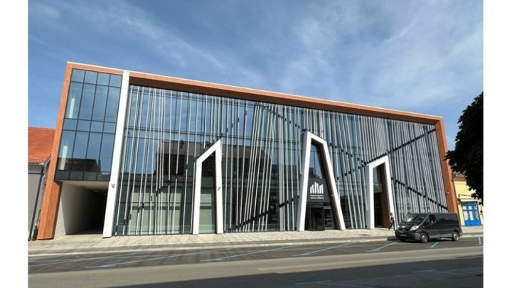 Otvorena nova knjižnica u Vinkovcima vrijedna 7,5 milijuna eura, gradili ju Watmont i Suhomont