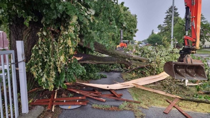 Drugi udar nevremena: materijalna šteta ogromna, sanacija krovišta najtraženiji posao