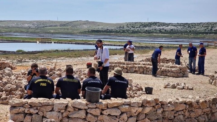 Prvenstvo Hrvatske u gradnji suhozida: Tradicija je očuvana, pobjedu odnijela ekipa iz Sinja