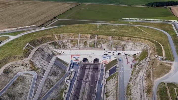 Obnavlja se najduži podmorski tunel na svijetu: Mijenjaju se tračnice 100 metara ispod razine mora