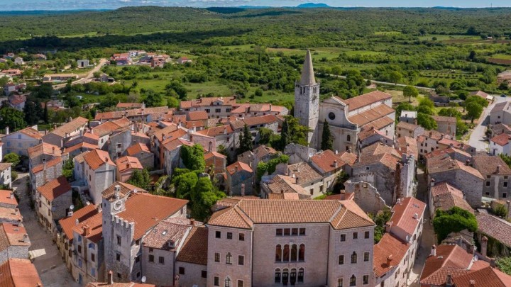 Građevinske parcele prodaju se po jednu kunu u Istri: Za jednu se bori i po 10 ljudi