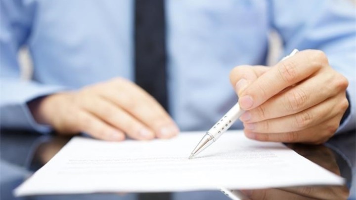 Dva slučaja krivotvorenih ugovora: U jednom muškarac (48) lažirao potpis preminulog za starinsku kuću