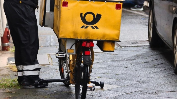 Poštar (51) dobio otkaz jer je postavljao knauf dok je bio na bolovanju: Tužio Hrvatsku poštu