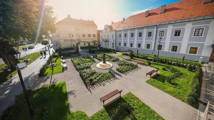 Novi izgled Virovitice: Dovršena rekonstrukcija Povijesnog vrta i trga ispred crkve sv. Roka