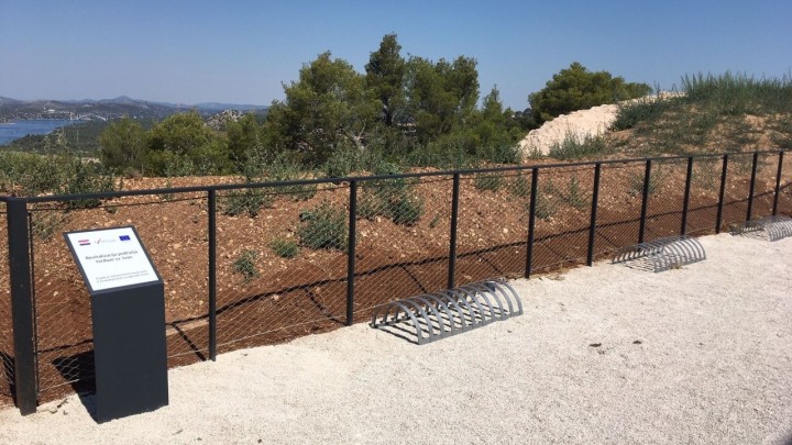 Nedavno je dovršena revitalizacija Tvrđave sv. Ivana: Postavljeni nefunkcionalni stalci za bicikle