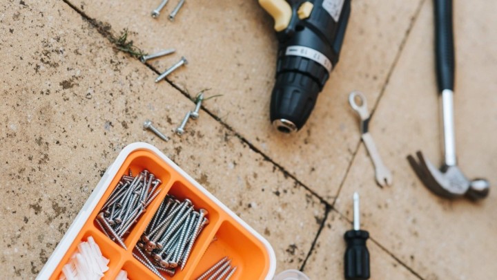 Ponovno se otvara dućan Pevec sa starim imenom: Poznati logo zelenog pijetla opet u igri