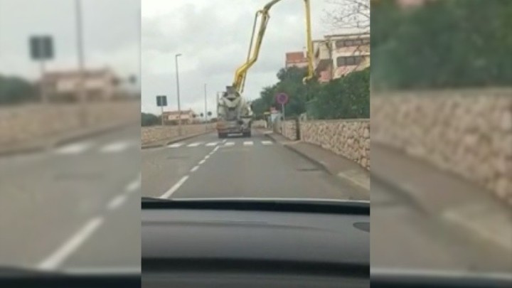 [VIDEO] Snimka iz Dalmacije šokirala Hrvatsku: Pogledajte kako pumpa miješalice sve trga pred sobom