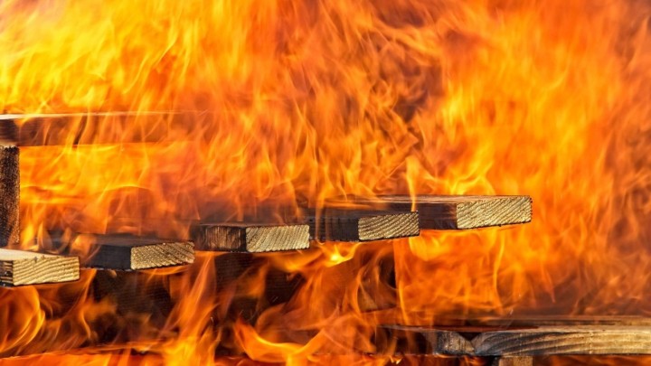 Ogroman požar u Hrvatskoj: Uzrok iskrenje dalekovoda uslijed građevinskih radova