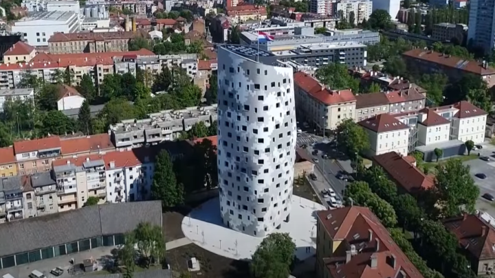 Ministar Banožić priznao da se na vrhu vojnog nebodera gradi jacuzzi