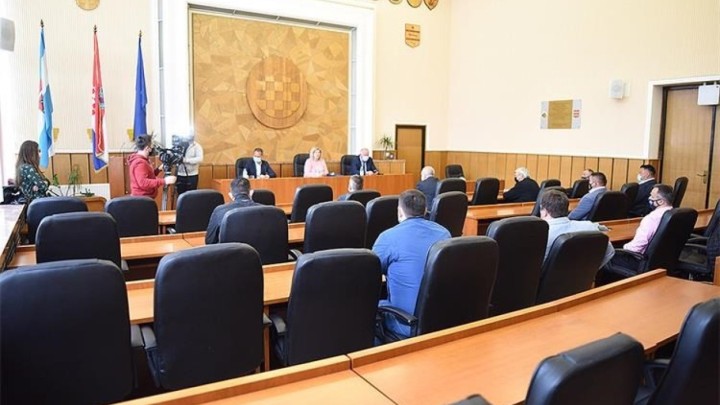 Na području jedne županije uručene odluke za financiranje 12 komunalnih projekata