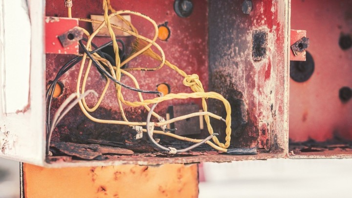 U požaru poginuli žena i muškarac, uzrok su neispravne instalacije