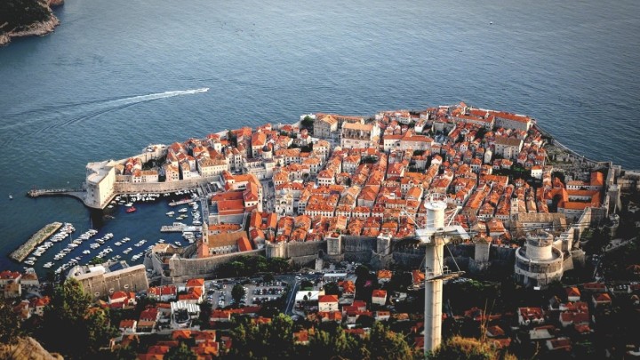 Urušavaju se kuće varaždinskog župana u Dubrovniku: Građani zbog straha za živote zvali hitne službe