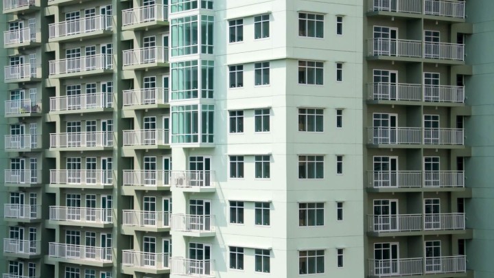 Neizdržljiva situacija: Građane istjeruju iz stanova dok čitave zgrade zjape prazne