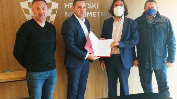 U Varaždinu potpisan ugovor o izgradnji i uređenju hibridnog travnjaka