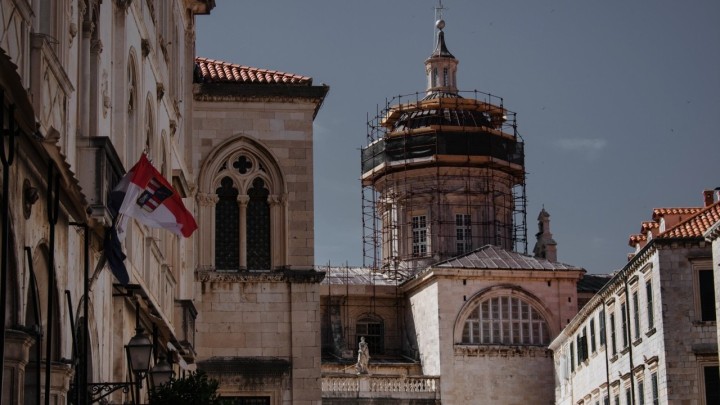 Protiv arhitektice podignut optužni prijedlog zbog brojnih nepravilnosti na dubrovačkim gradilištima!