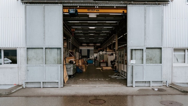 Provalio u skladište i teretno vozilo kako bi otuđio građevinski alat i strojeve