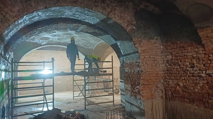 Stara trafostanica u podrumu Sabora opskrbljivala je skoro cijeli Gornji grad, njena zamjena usporava obnovu