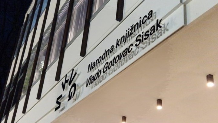 Rekonstruirana knjižnica projektirana 1959., ima posebne vrijednosti hrvatske moderne arhitekture