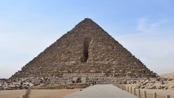 Obnova slavne piramide sablaznila stručnjake, uništavaju li građevinci kulturnu baštinu?