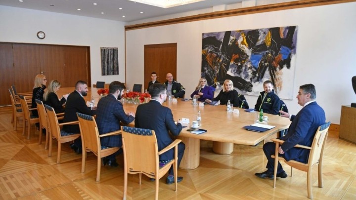 Predsjednik Milanović se sastao s Udrugom koja je nakon potresa mobilizirala 1700 inženjera volontera
