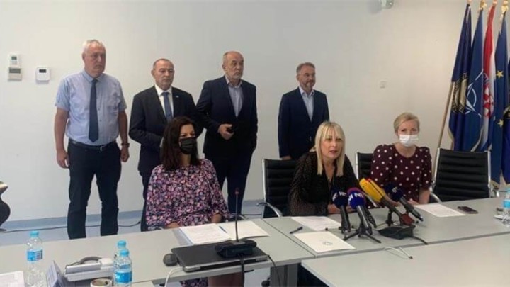 Vladina zaklada donirala 350.000 kuna za pomoć najmlađima u Petrinji